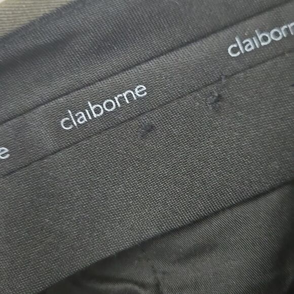 Claiborne Men's 40x30 PR Essentials Meru Classic Fit Pleated Dress Pant Cuffed - Picture 5 of 14